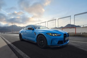 “Front view of the BMW M4 CSL showcasing its aggressive design and carbon details”
